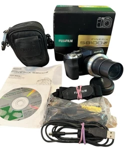 Fujifilm FinePix S8100fd Digital Camera 10MP 18x Zoom Boxed With Case Etc - Picture 1 of 16