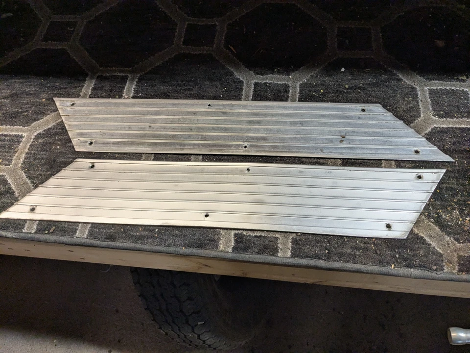 1962 1963 1964 Studebaker GT Hawk Sail Trim Panel Pilar C Moldura izquierda y derecha Foto 1 de 1