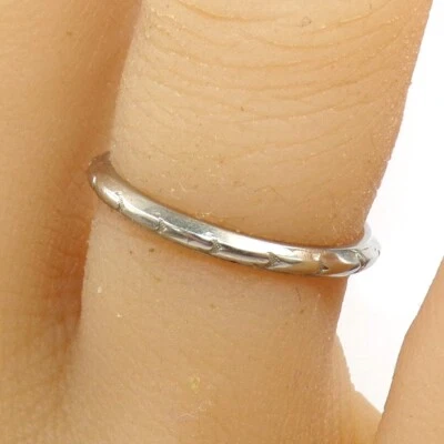 Anillo de boda de eternidad de 2 mm grabado en platino Art Deco 1920 de colección talla 7 LLC2 Foto 1 de 3