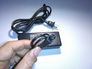 XHOVER-1 CP4215, DC 42V/1.5A ELECTRIC SCOOTER Adapter :use with : NOMAD / BEAST - Picture 1 of 4