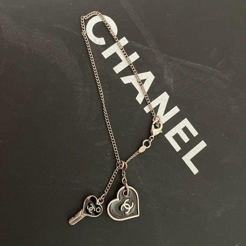 CHANEL Bracciale Cuore Chiave Charm Marca CoCo Argento Chiusura Aragosta Vintage