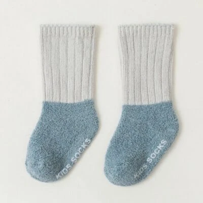 Calcetines de piso de lana coralina calcetines de piso para niños pequeños calcetines para bebés recién nacidos calcetines hasta la rodilla Foto 1 de 4