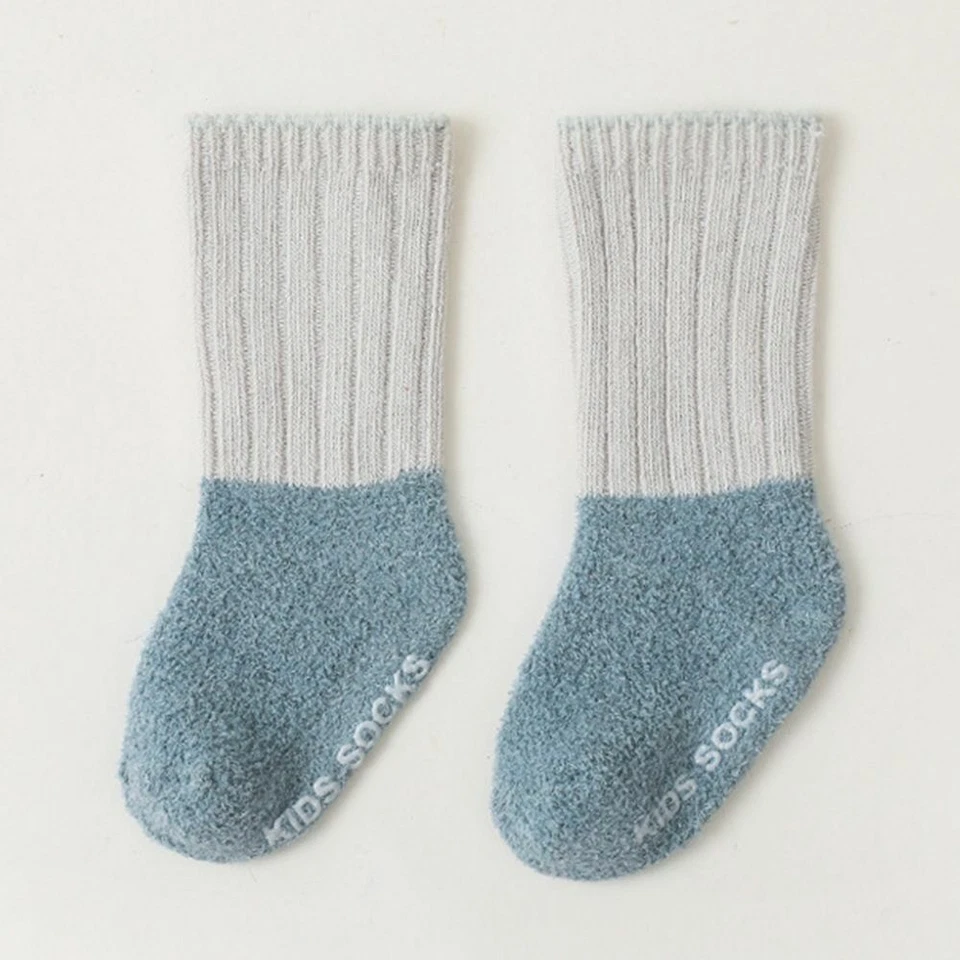 Calcetines de piso de lana coralina calcetines de piso para niños pequeños calcetines para bebés recién nacidos calcetines hasta la rodilla Foto 1 de 4