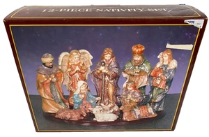 VINTAGE ROSS DEPT STORE 12 PIECE NATIVITY SET PORCELAIN FIGURINES WITH WOOD BASE - Picture 1 of 7