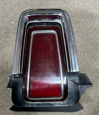 Oldsmobile Olds Cutlass Supreme 1969 luz trasera izquierda izquierda lado del conductor usada OEM 69 Foto 1 de 4