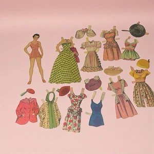 Muñeca de papel vintage de 18 piezas con ropa alrededor de los años 40 - Imagen 1 de 4