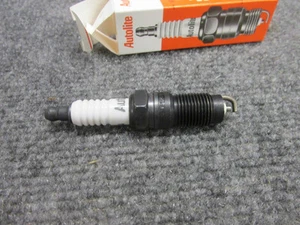 Autolite 5144 - BOX of 4 Spark Plugs ((((FAST SHIPPING)))) - Foto 1 di 6