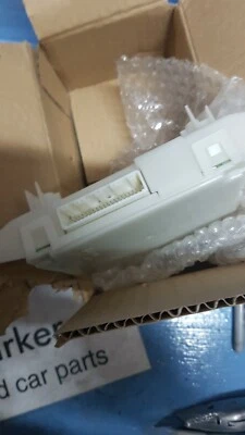 GENUINE NEW NISSAN NAVARA NP300 D23 AIR CON A/C CONTROL MODULE 27760 5KJ2B - Image 1 of 2