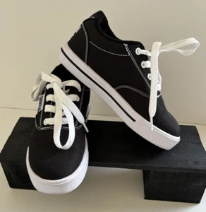 Tahwalhi by Heelys Kids Unisex Black & White Skate Shoes - Size US 1 - Picture 1 of 10