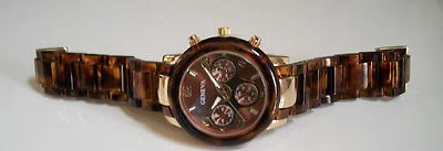 Reloj elegante informal de moda para mujer con caparazón de tortuga y acabado dorado Foto 1 de 4