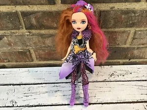 Ever After High Spring ungefederte Holly O’Hair - Bild 1 von 5