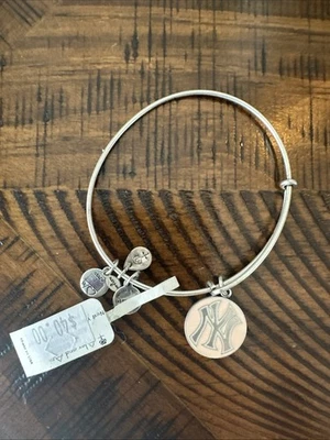 Pulsera Rosa Yankees Alex and Ani con Dije Foto 1 de 2