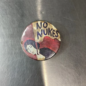 No Nukes 1978 Vintage Pins Buttons Pinback Atomlaslle 70er Antikrieg politisch - Bild 1 von 5