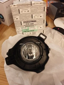 Nissan Navara 05-07 OSF Right Drivers Front Fog Spot Lamp Light Lens 26150EA500 - Picture 1 of 4