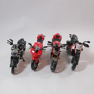 Maisto 1:12 Scale Diecast Ducati Motorbikes - Set of 4 - Image 1 of 4