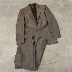 Conjunto Traje Occidental Mesquite by Niver Marrón 2 Botones Blazer Chaqueta Pantalones Para Hombre - Imagen 1 de 13