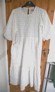 RIVER ISLAND WHITE TEXTURED MIDI DRESS 16 - PUFF SLEEVE - Picture 1 of 2