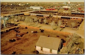 Postal 1957 Clovis, Nuevo México "PATIOS DE GANADO" corrales/vista de pájaro - Imagen 1 de 2