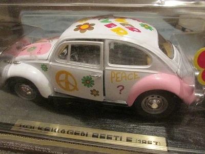Coche diecast Road Legends 1967 Volkswagen VW Escarabajo Flower Power Bug escala 1:18 Foto 1 de 4