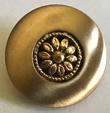 ECLECTIC DAISY BRASS BUTTON UNMARKED