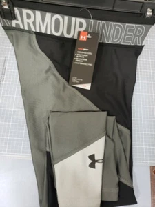 Girls Kids Youth Under Armour NEW pants Black Gray Fitted Size Small Capri - Picture 1 of 2
