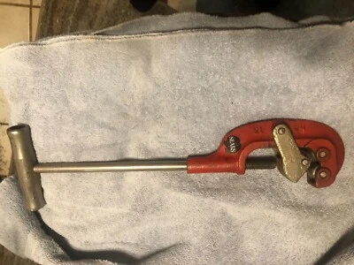 Vintage Sears Roebuck No. 1-S Heavy Duty Large Pipe Cutter Cuts 1/4"-1 1/2" - Image 1 of 4