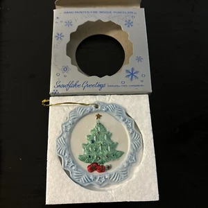 Christmas Tree Ornament Ceramic Scalloped Edge Trim Blue 3 Inch Jasco Snowflake - Picture 1 of 3