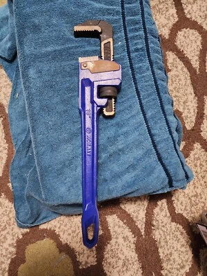 *Kobalt 18" Cast Iron Pipe Wrench Heavy Duty - Image 1 of 2