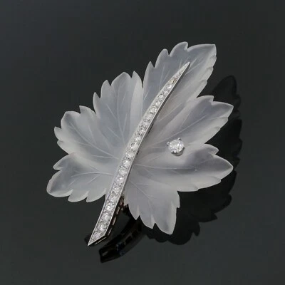 Tiffany&Co. Broche de oro amarillo y platino tallado en diamantes con hoja de cristal de roca de 18 quilates Foto 1 de 4