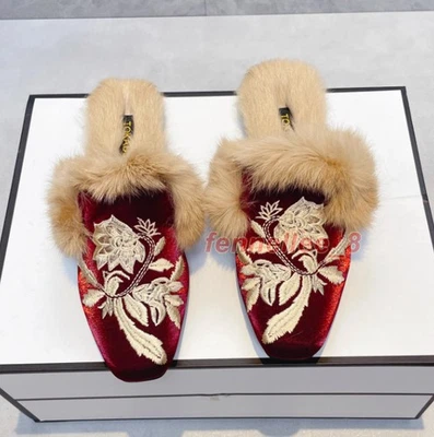 Zapatillas informales de piel de conejo bordadas florales satinadas con punta cerrada para mujer Foto 1 de 4