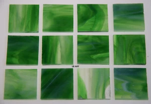 30612D.30 VETRO BULLSEYE 90 COE CHIARO, VERDE KELLY, BIANCO OPALE STRIAKY 1""x1" - Foto 1 di 4
