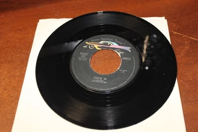 BOBBY VEE DEVIL OR ANGEL / STAYIN' IN 45 RPM RECORD - Imagem 1 de 2