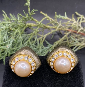 Vintage JOAN RIVERS, faux pearl, enamel and rhinestone clip earrings - Picture 1 of 6