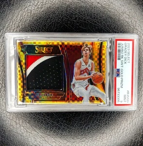 POP 2 GRADEY DICK /10 Jumbo Rookie Swatch GOLD Prizm Patch PSA 9 2023-24 Select - Foto 1 di 2