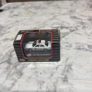 Modelo a escala HO Power Minis 2005 Crown Victoria RCMP 1:87 - Imagen 1 de 5