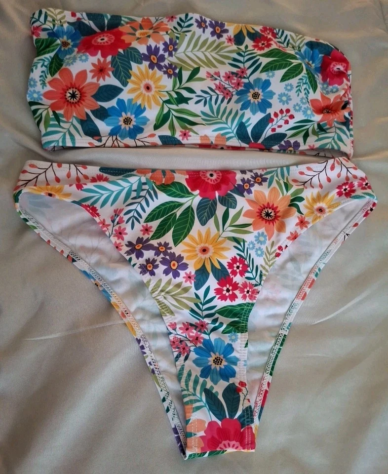Ladies Floral Bikini Set 2-Piece Size M, 8-10 - Image 1 of 1