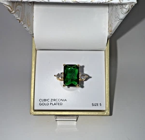 Anillo Charter Club circonita cúbica tono dorado verde talla 5 - Imagen 1 de 4