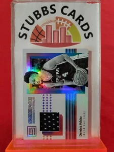 2017-18 Panini Status - Rookie Essentials Derrick White #RE-DWT (MEM, RC) - Picture 1 of 2