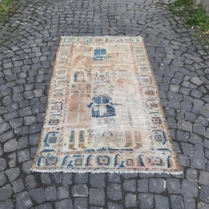 Alfombra antigua anudada a mano con motivo humano, alfombra decorativa única, 3,3x6 pies - Imagen 1 de 9