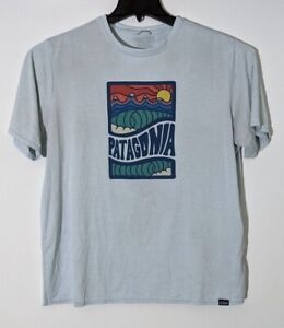 Patagonia Men's Capilene Cool Daily T-Shirt Graphic Shirt Size Large Sky Blue
