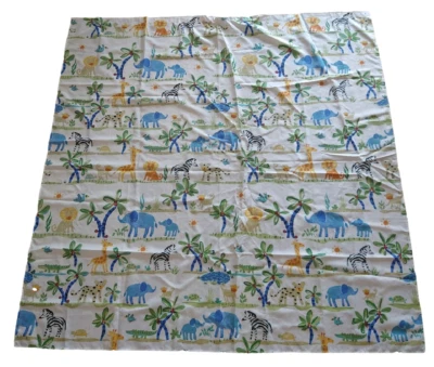 Cortina de ducha con estampado de animales de la selva para niños, blanca con estampado colorido 70 x 72, usada en excelente estado Foto 1 de 4