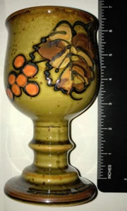  Vintage Keramik Weinkelch mit Relief Trauben Design - Bild 1 von 4