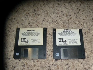 Doom by Apogee on 3.5" disks MS-DOS PC Game -tested - Picture 1 of 2