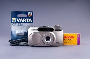 Cámara fotográfica Minolta 75W Riva con zoom para apuntar y disparar - Imagen 1 de 11
