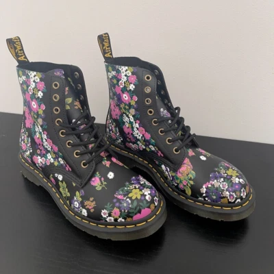 Botas de cuero Doc Martens negras florales al revés 1460 Pascal para mujer talla 8” Foto 1 de 4