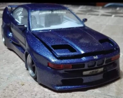 Modellino BMW 850j Koenig Specials in Ferro scala 1: 24 Blu Metal.. - Immagine 1 di 4