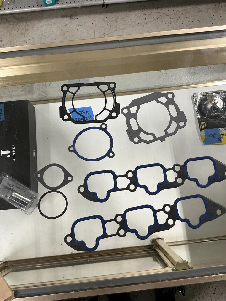 Комплект прокладок впускного коллектора Fel-pro MS97198 - 1995-2002 Mazda Millenia 2,5 л V6 - Изображение 1 из 1