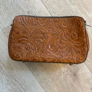 Patricia Nash Pouch Clutch Womens Burnished Tooled  Chambery Gold No Strap - Picture 1 of 8