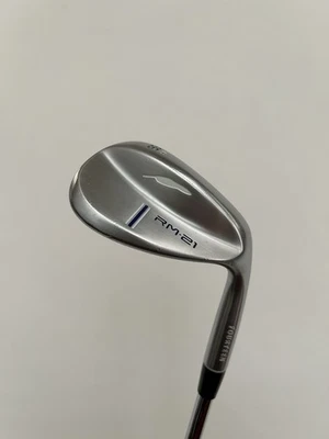 Cuña de arena Fourteen RM-21 56 grados, flexión rígida para diestros Foto 1 de 4