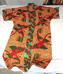 Prenda tipo kimono Love Iguehi de colores brillantes con estampado africano - Imagen 1 de 5